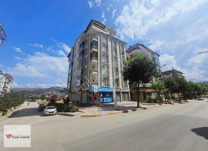 Vadi Emlaktan Karşıyaka Mahallesinde 4+1 Satılık Daire