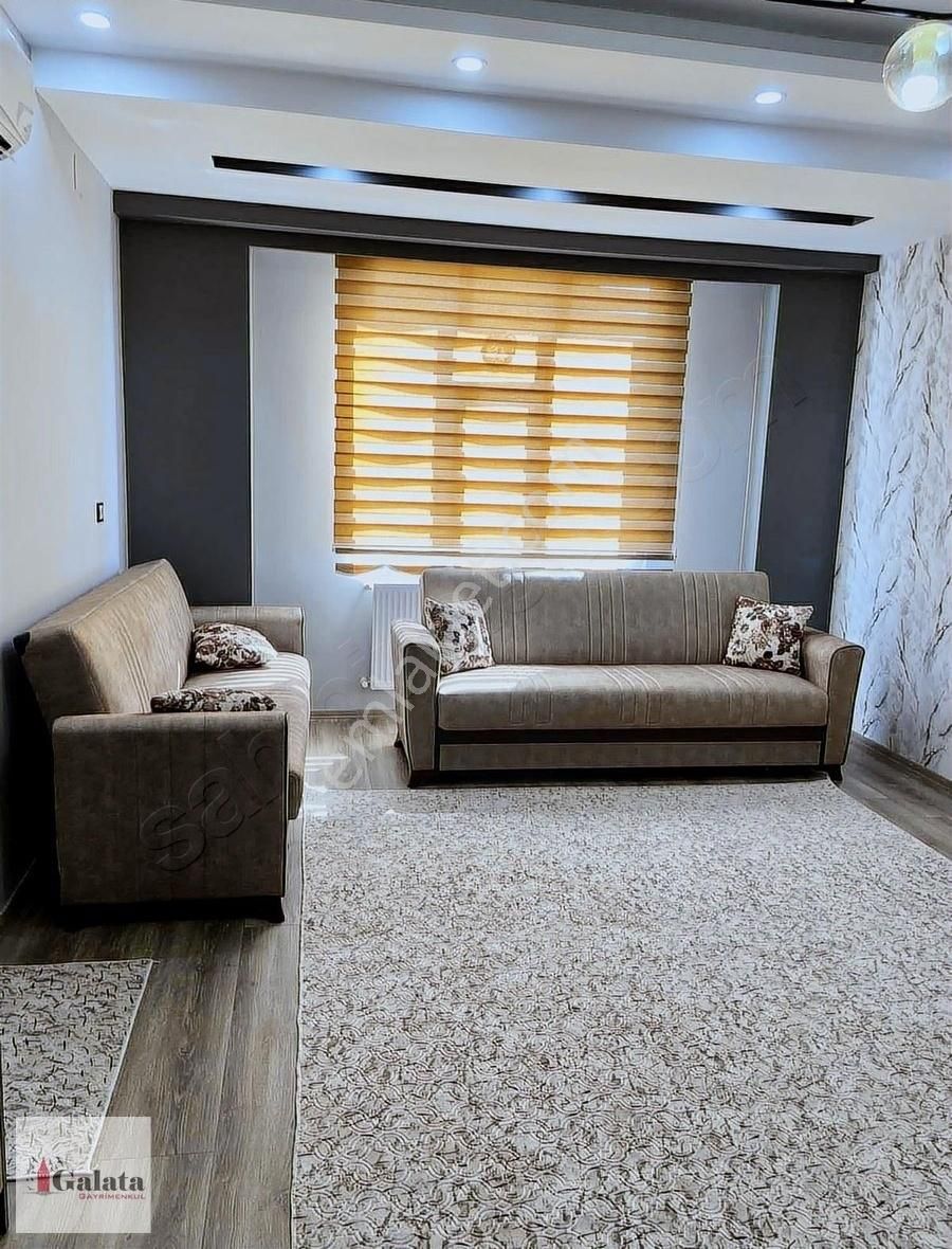 Galata'dan Bahçelievler'de Merkezi Konumda Kiralık 1+1 Daireler