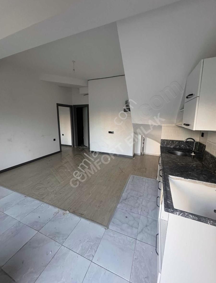 100. Yılda Teraslı Ve Bahçeli Ferah 1+1 Kiralık Daire