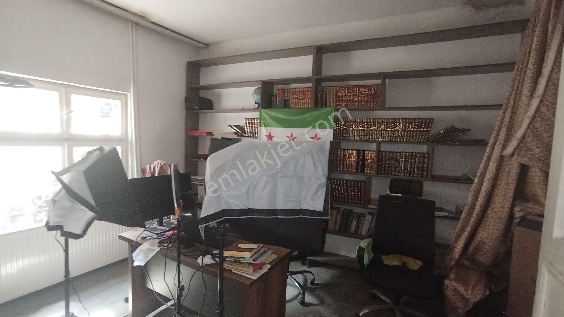 Yukarıbayır Mahlesinde 3 Katlı Müstakil Ev - Görsel 27