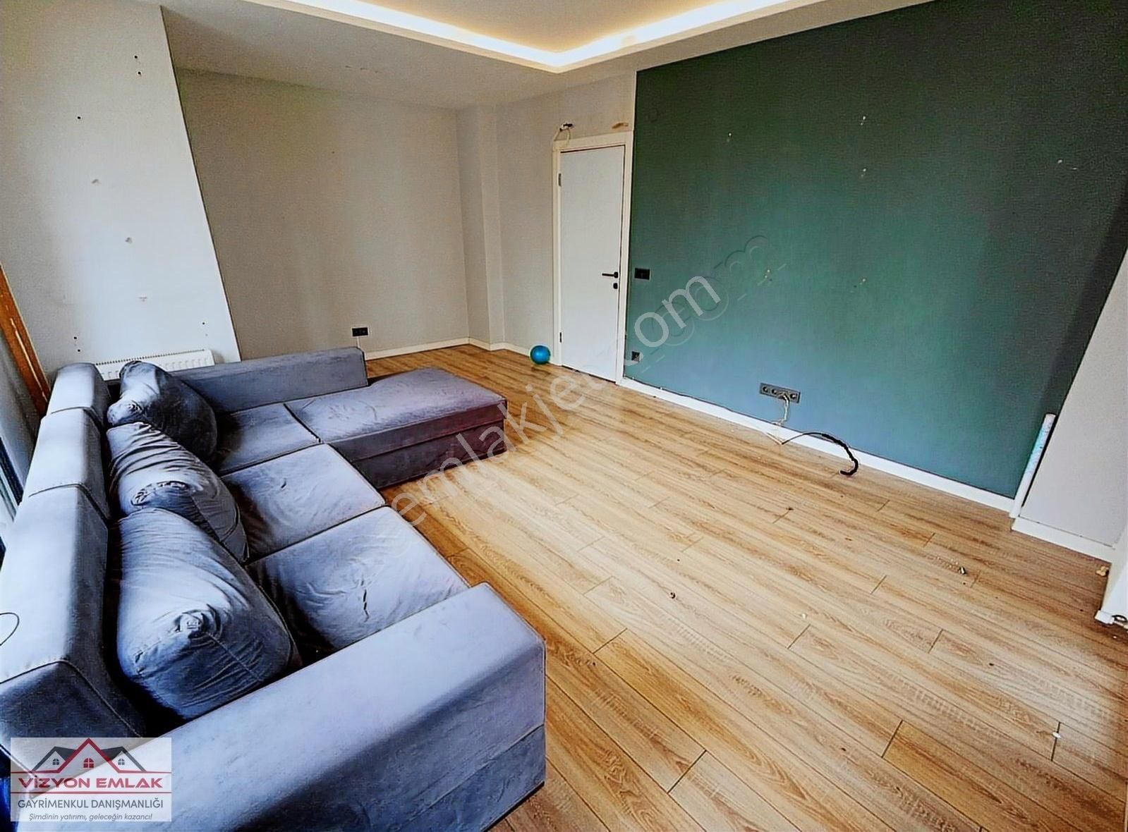 Hemen Taşın! Marmaray'a Yakın 2+1 90 M² Ara Kat Ebv. Banyolu