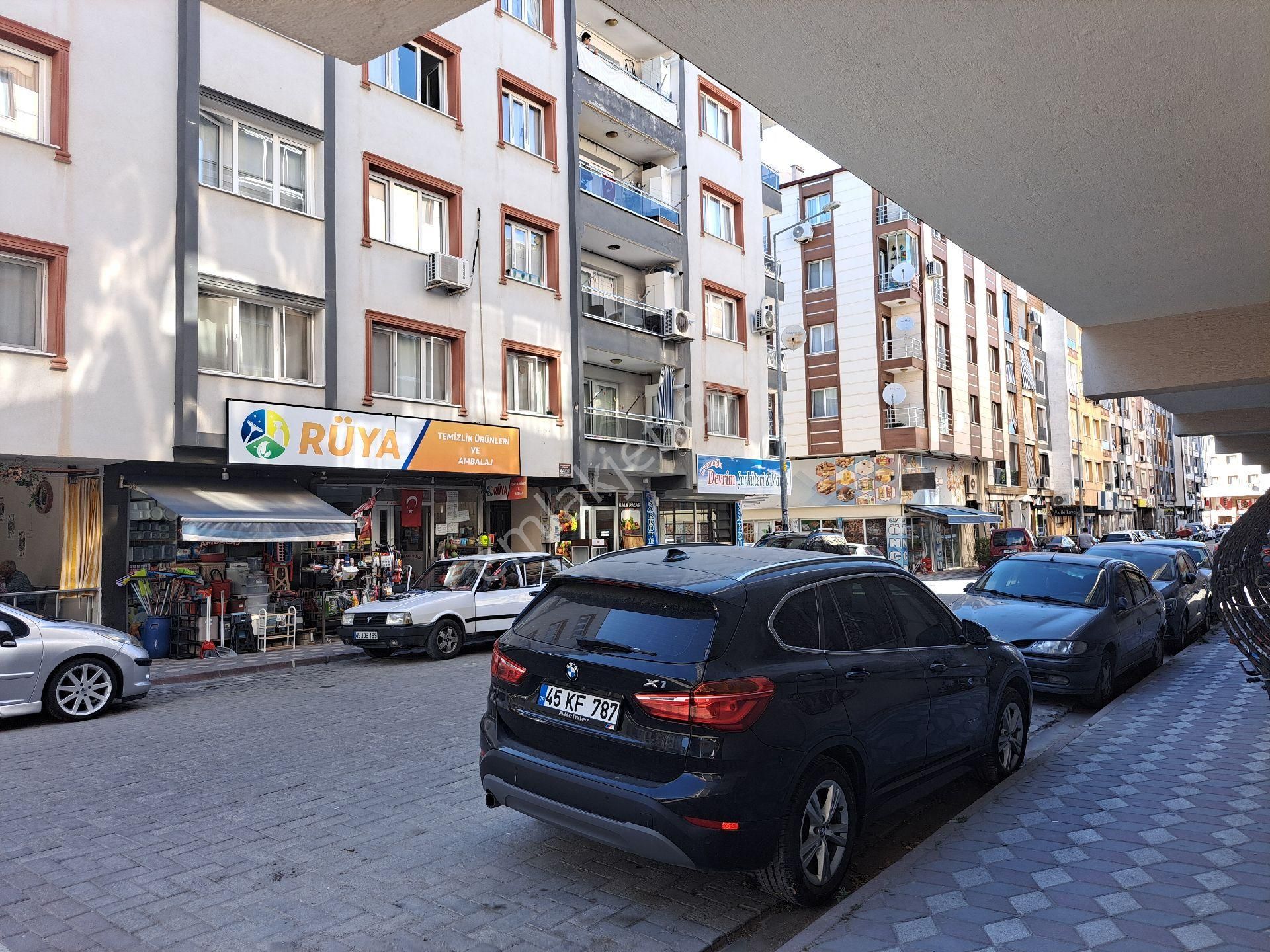 Çevik Emlak'tan Muradiye'de 1+1 Kiralık Daire