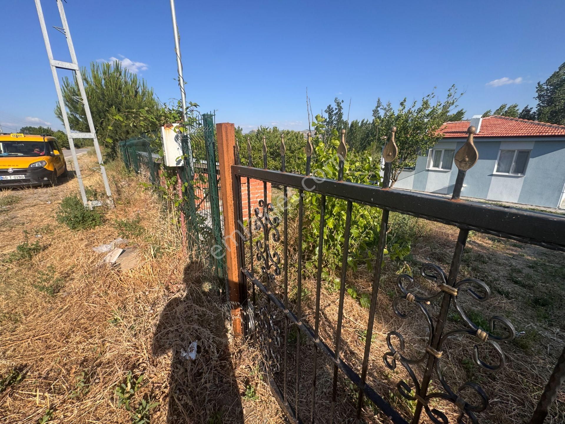 Emirseyitte Anayol Üzerinde 2945m2 İçerisinde 2+1 Evi Olan - Görsel 23