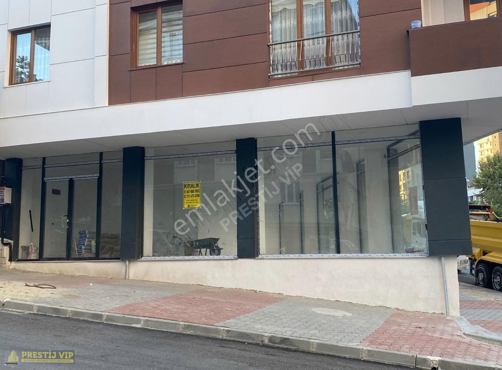 Prestij'den Eskı Habipler Meydanda 30 Metre Cephelı 200m² Depolu