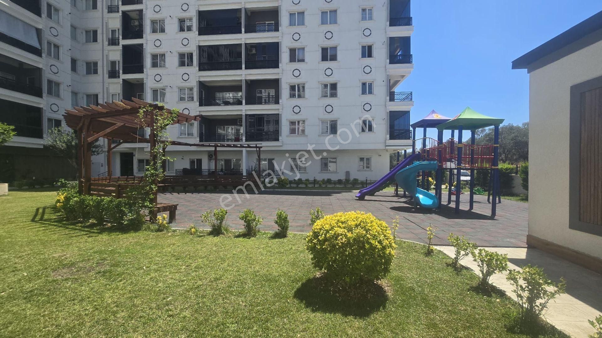 <<egeyıldız>> Acil Satılık Kadıköyde Site İçerisinde Havuzlu 2+1 Ultra Lux Daire - Görsel 2