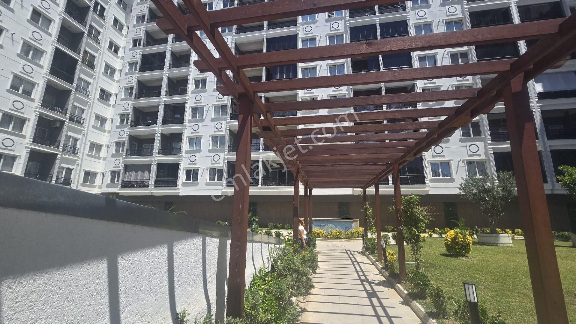 <<egeyıldız>> Acil Satılık Kadıköyde Site İçerisinde Havuzlu 2+1 Ultra Lux Daire - Görsel 3