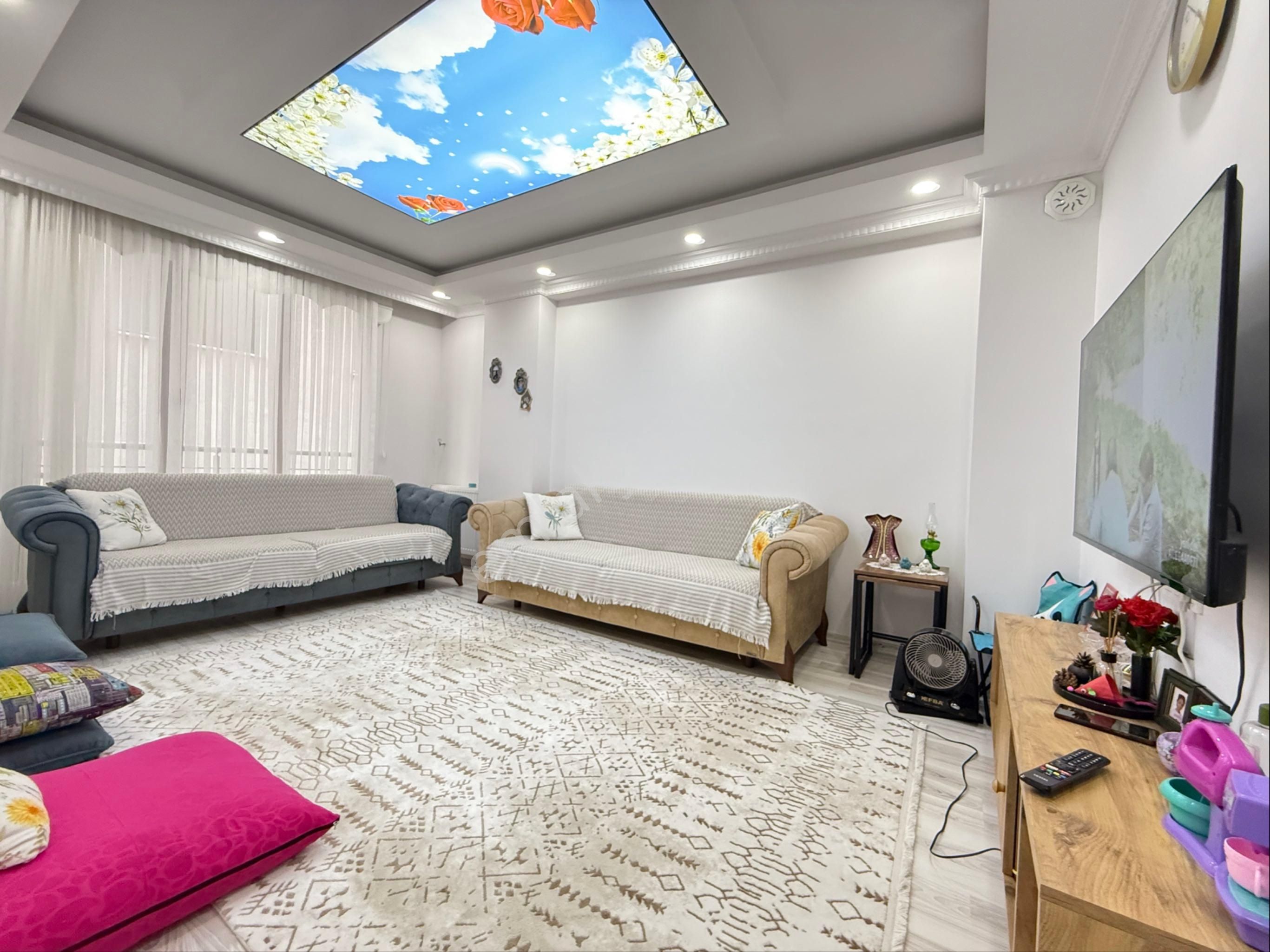 Sefaköy İnönü Mahallesi Satılık 2 + 1 Yeni Bina