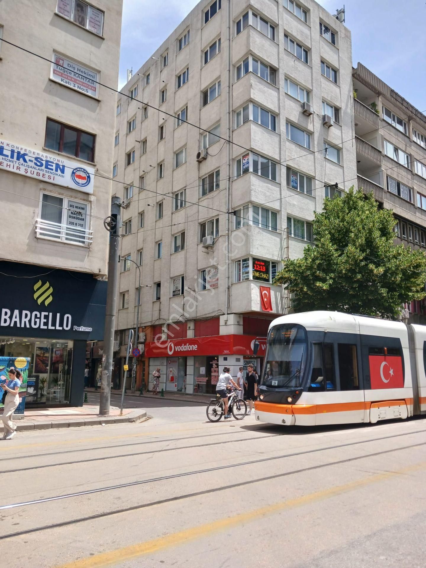Hoşnudiye Mah. Çarşı Merkezde Doktorlar Cd. Yanı Kiralık 3+1 Daire/ofis