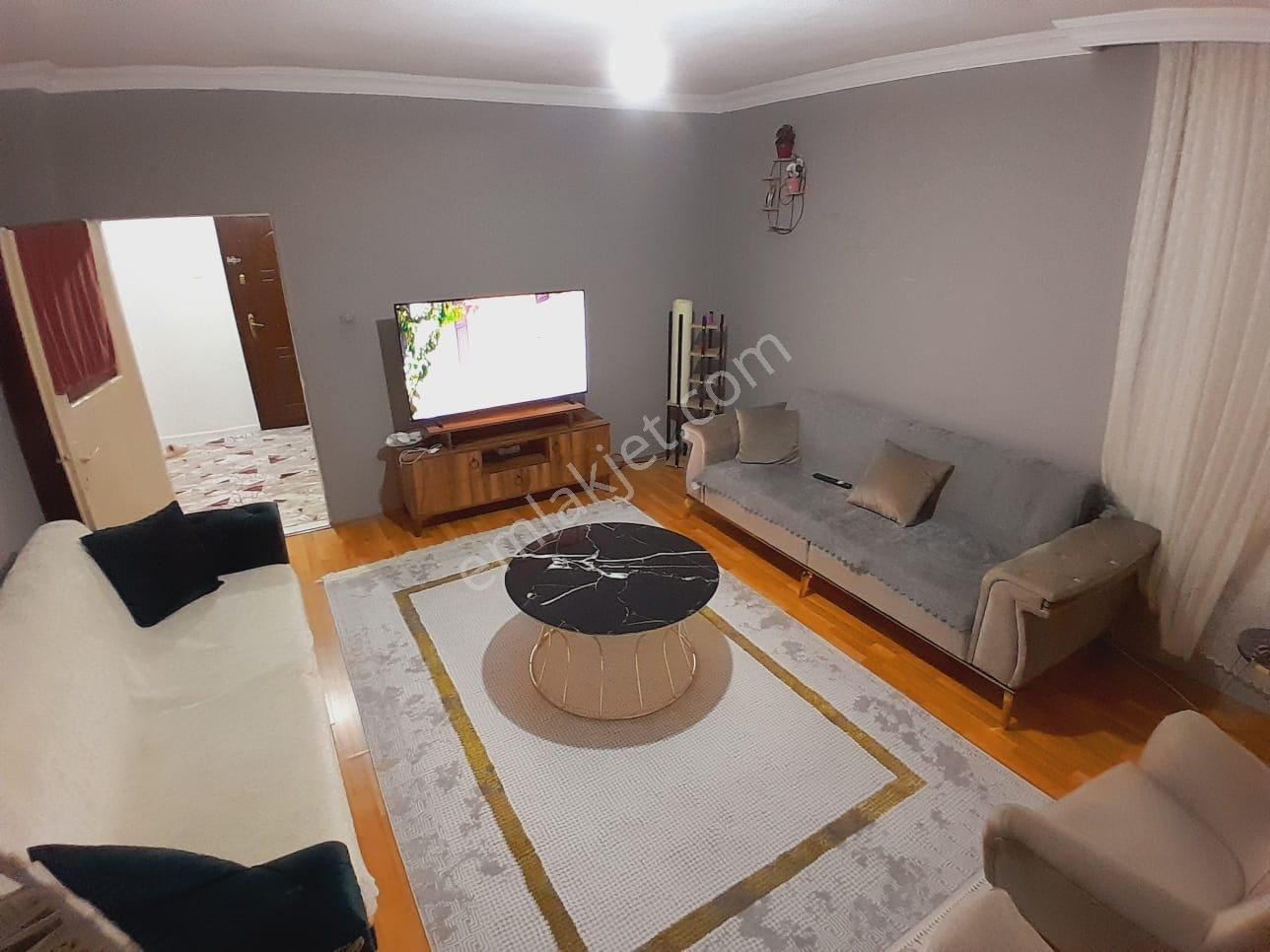 Mareşal Çakmak Mah Merkeze Yakın Gömüsüz 2,5+1 Masrafsız Daire