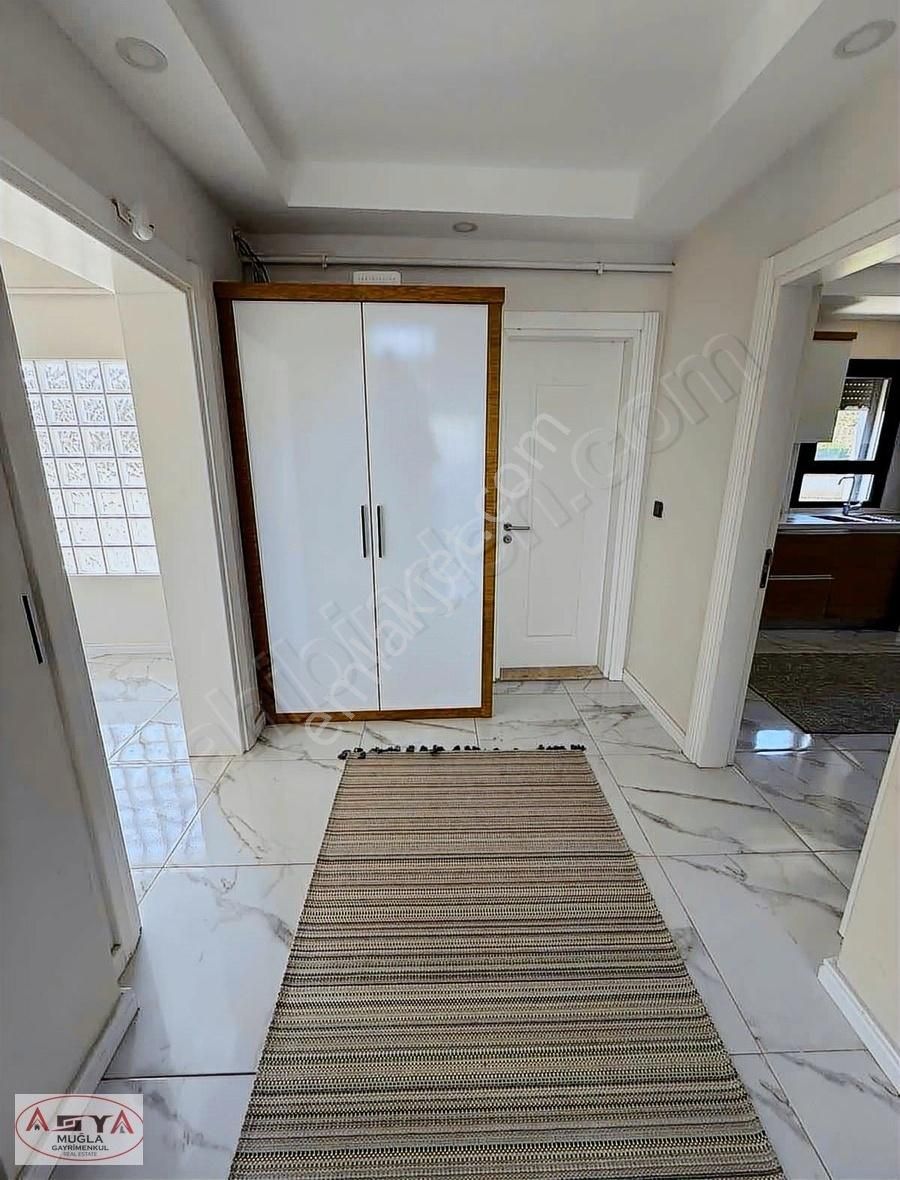 Ortaköy'de Geniş Bahçeli Tribleks Villa