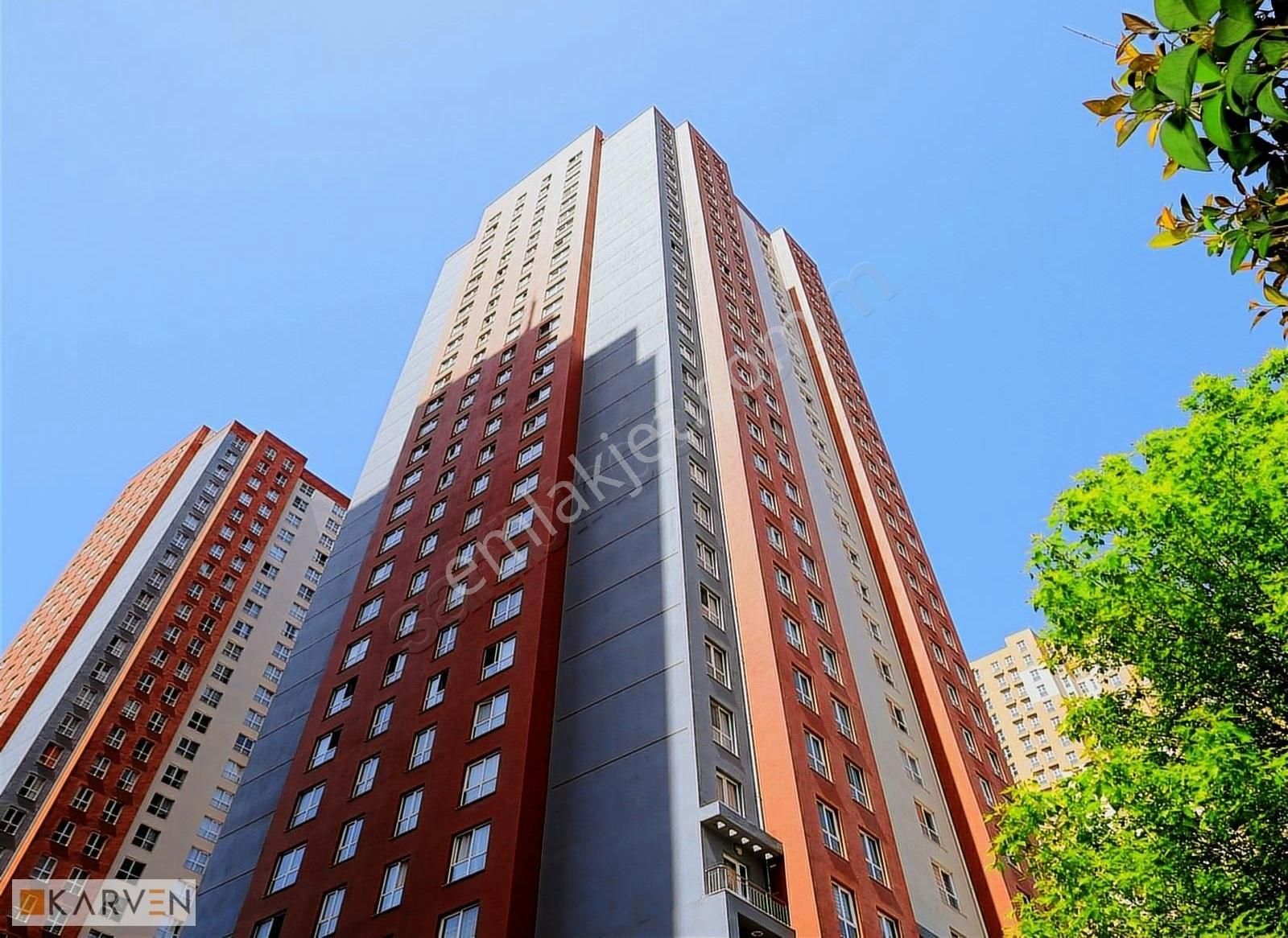 Akevler De Site İçerisinde Havuzlu Satılık 2+1 Daire