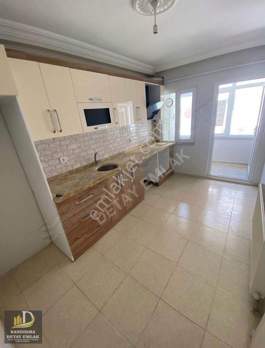 Detay Emlaktan Sunullah Mah. 3+1 Ebeveyn Banyolu Kiralık Daire