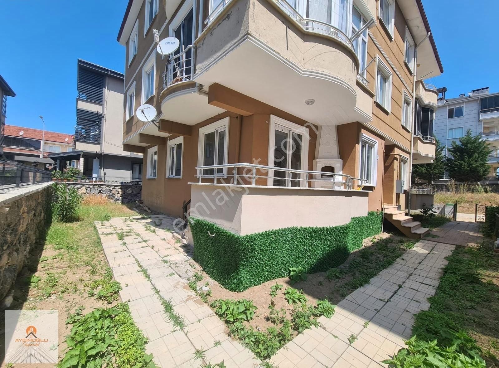 **müstakil Giriş 1+1 Denize 300 Metre**