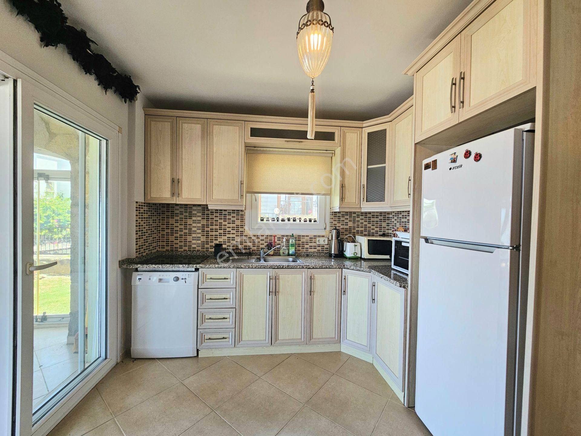 Yalıkavak Geriş Havuzlu Sitede Deniz Manzaralı 2+1 Daire