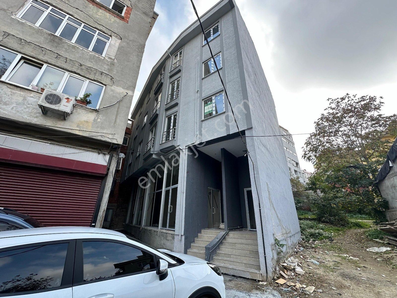 Paradan Metro Metrobüse 7-8 Dk Full Eşyalı 1+1 Daire