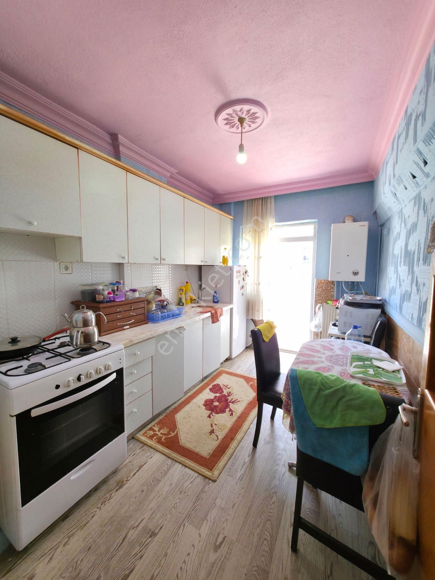 Sincan Osmanlı Mah 3+1 Ara Katta Site İçerisinde Geniş M2 Daire