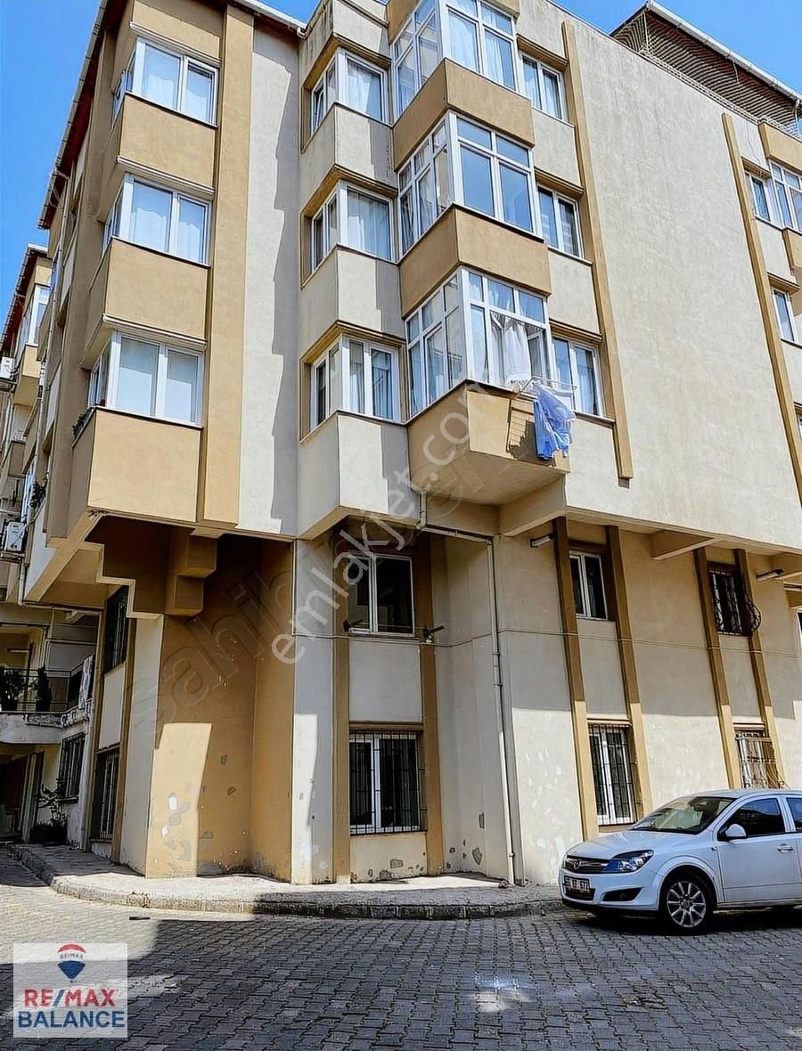 Kartal Hürriyet Mahallesinde Satılık Ters Dubleks Daire