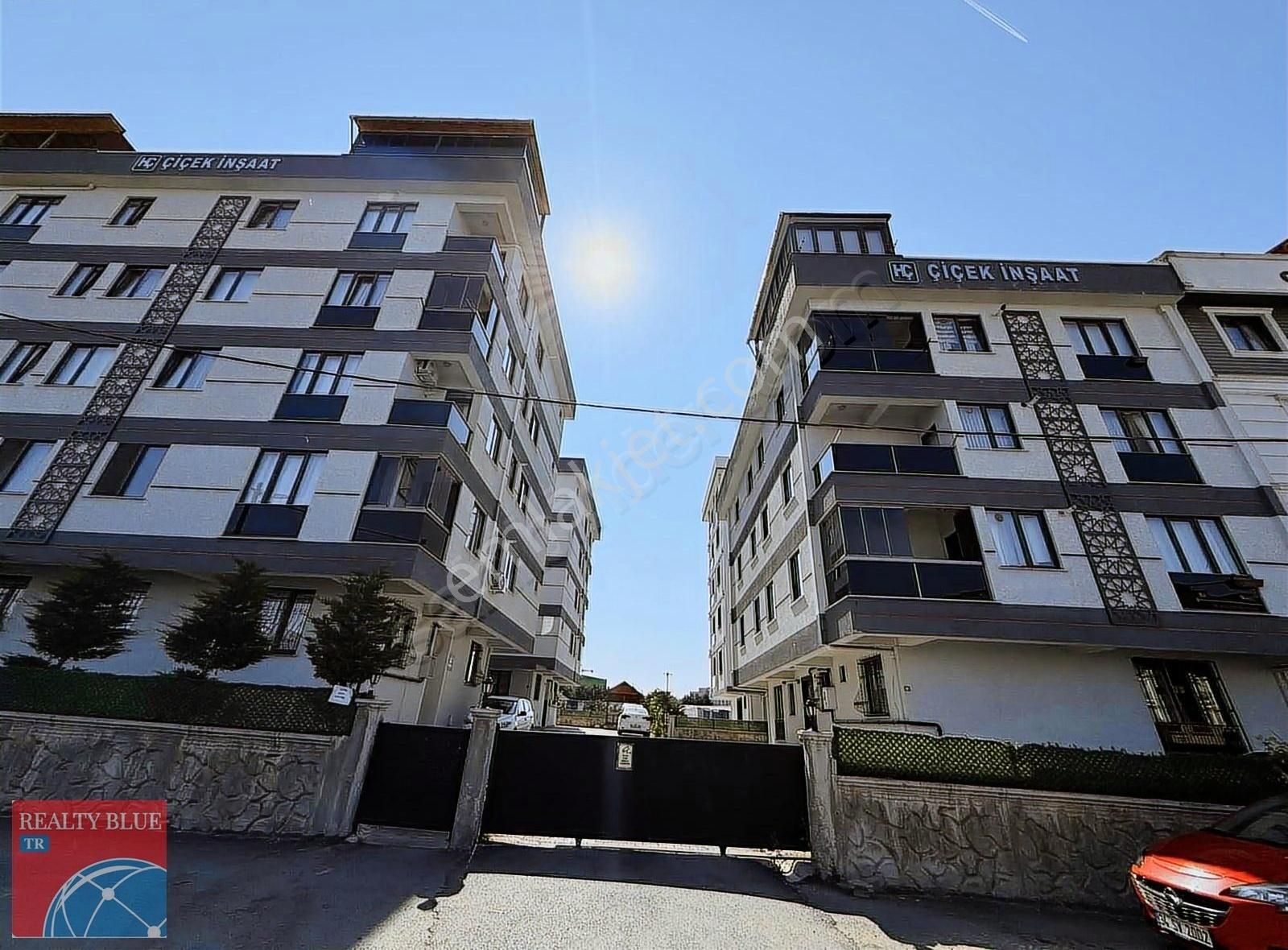 Adil Mh Site İçerisinde 3+1 Daire Otoparklı