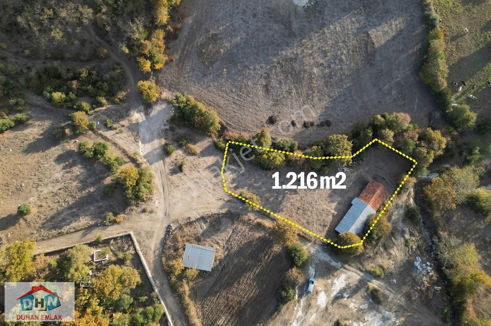 Balıkesir Balya Köy İçi 1216m2 İçerisinde Yapı Bulunan Arsa