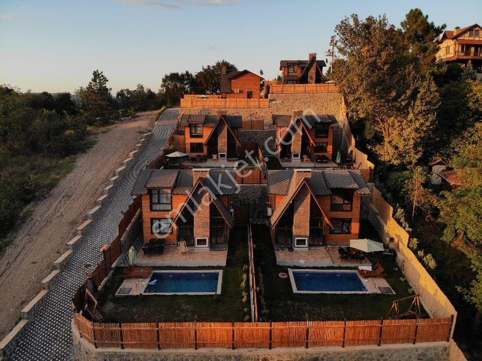 Sapanca’da 2.451 M2 Arsa İle Birlikte Satılık Bungalov Tesisi - Görsel 3