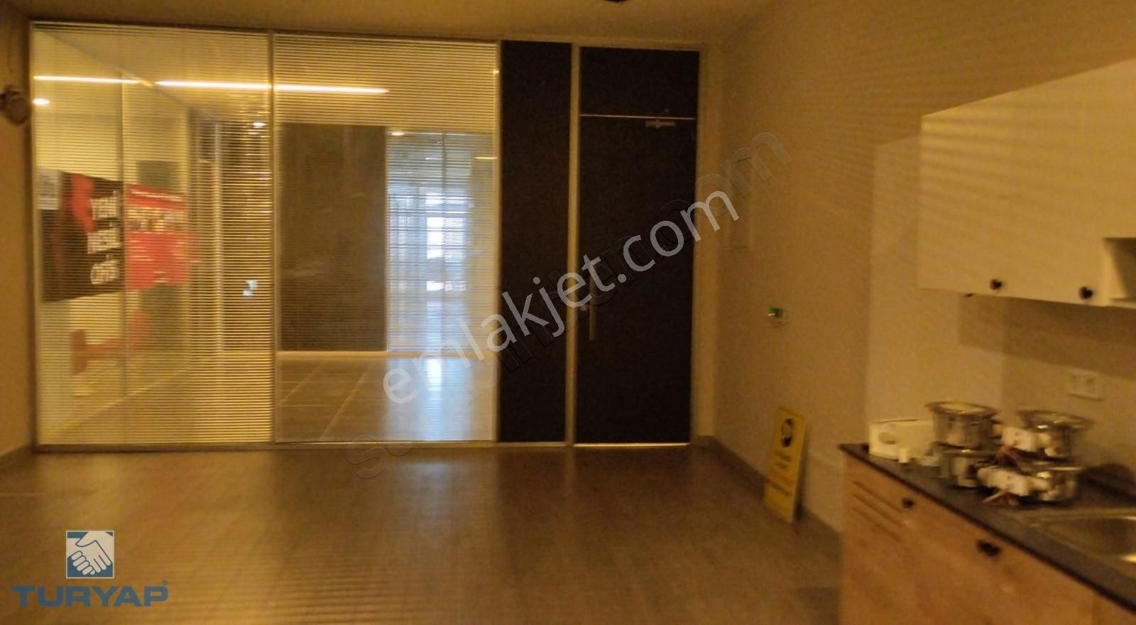 Varyap Plaza Kiralık Ofis