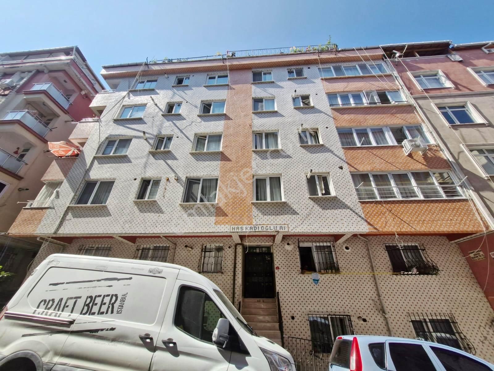 Fatih Emlak Tan 2+1 Eşyalı Kiralık Daire 2007 Yapımı Binanın