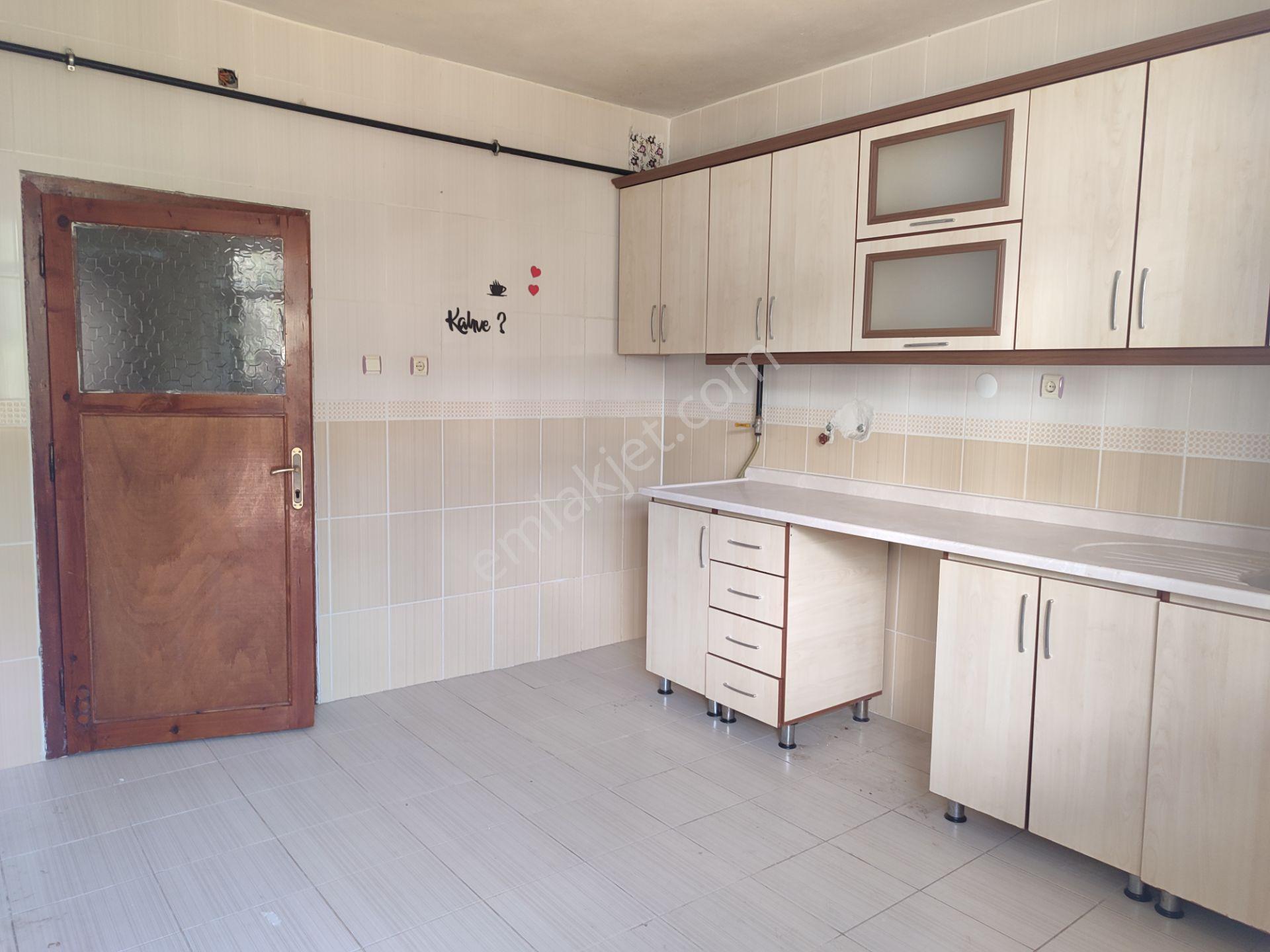 Ataşehir Mah Tapu Karşısında Kiralık 3+1 Yapılı Yüksek Giriş Daire - Görsel 13