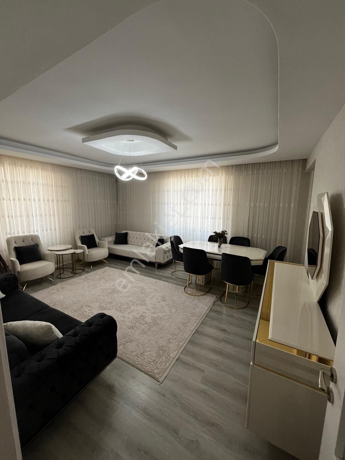 Sarıyakup Mahallesinde Satılık 3+1 Arakat Daire