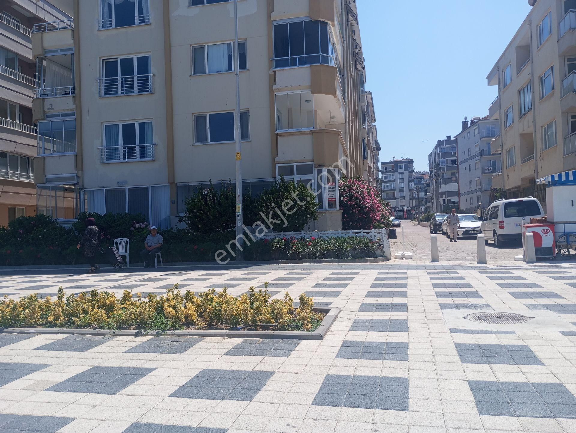Güzelyalı Yalı Mahallesi'nde Denize Sıfır 2+1 - Görsel 3
