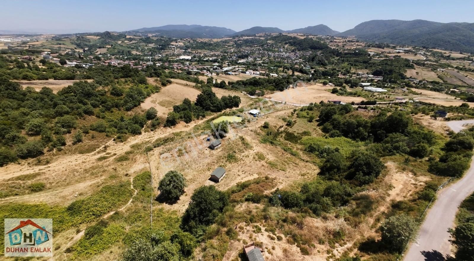 Duhan Emlak'tan Hacımehmet'te Asfalt Yol, Çevrili 7202m2 Tarla