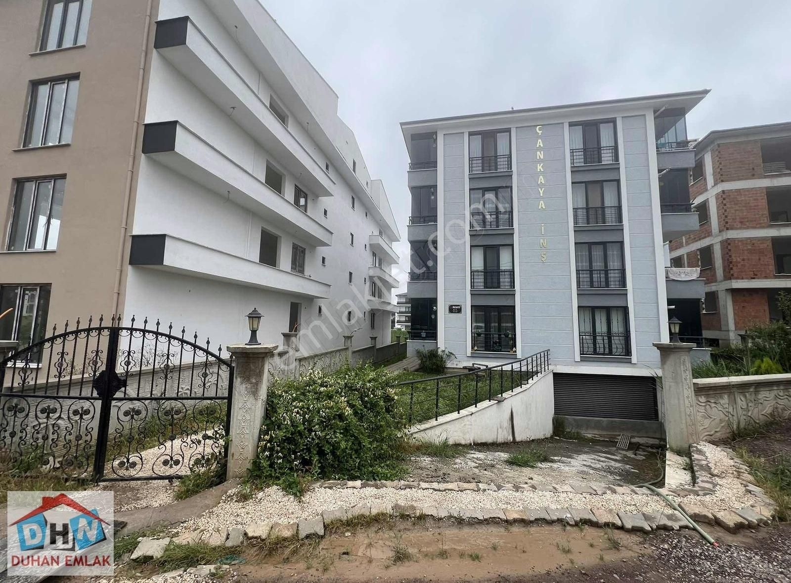 Duhan Emlak'tan Çiftlikköy'de Yeni Bina Özel Tasarım 3+1 135m2