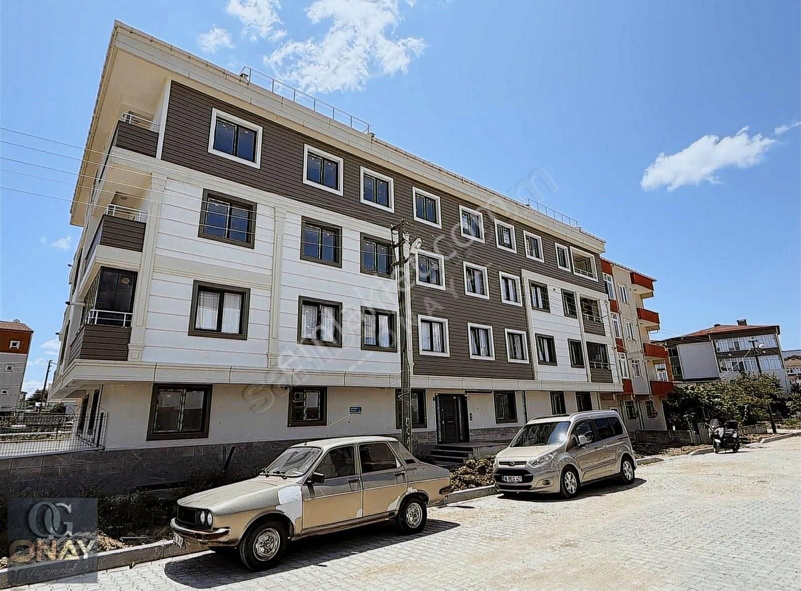 Onay 'dan Kapaklı 'da Ana Caddelere Yakın 6+2 Sıfır Ters Dubleks