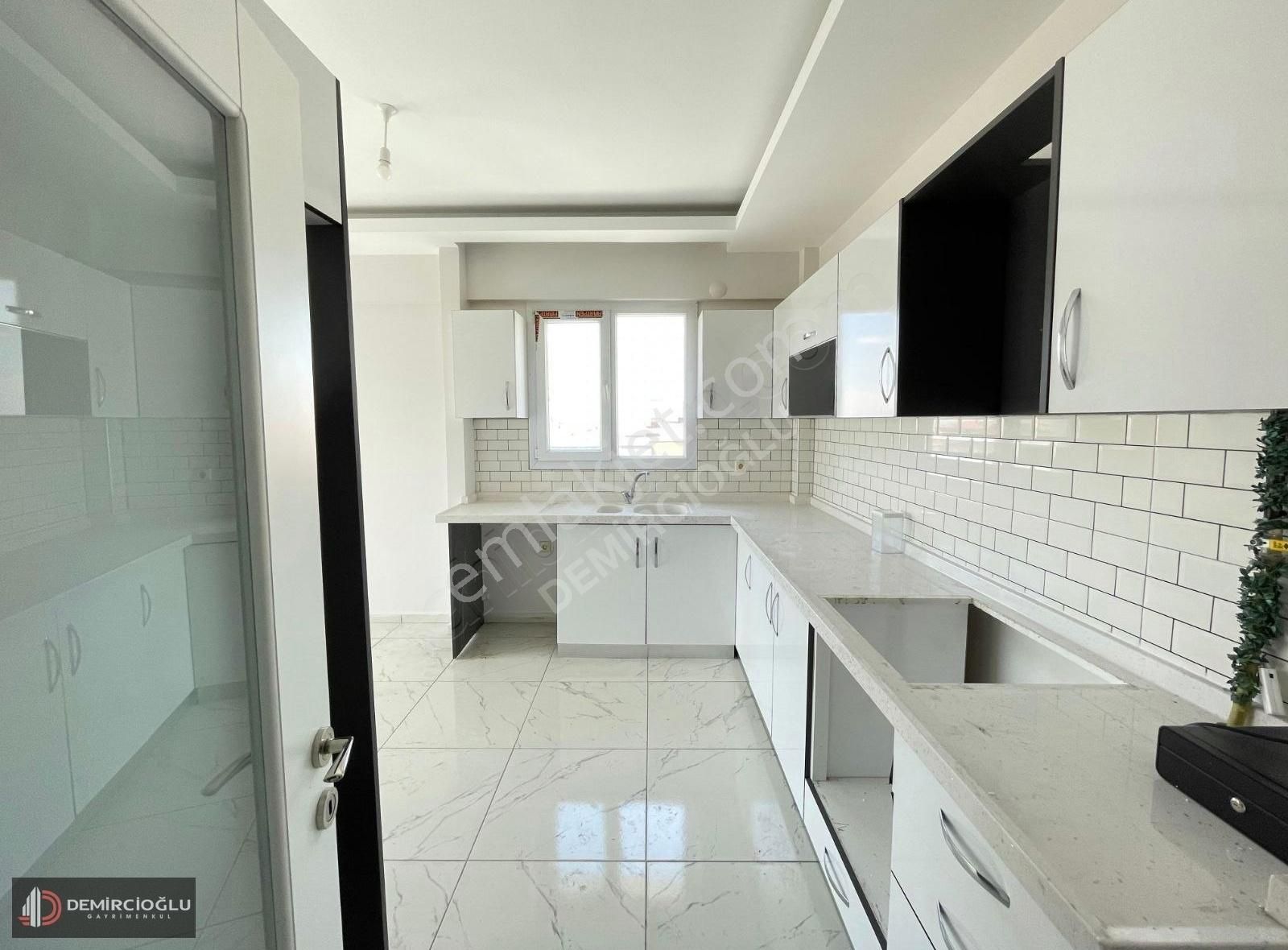 Papatya Caddesi Meskenli 187m² Lüx Satılık Daire