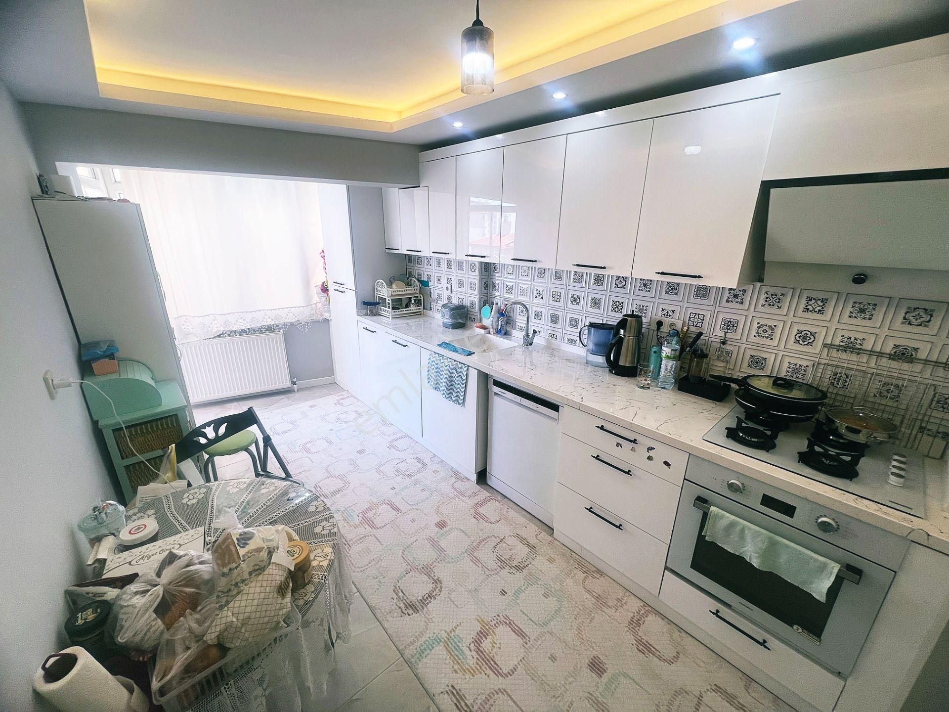 Cihandan Çiğdemtepede Sellim Cadde Yak Satlık Ful Yapılı 3,5+1 - Görsel 4