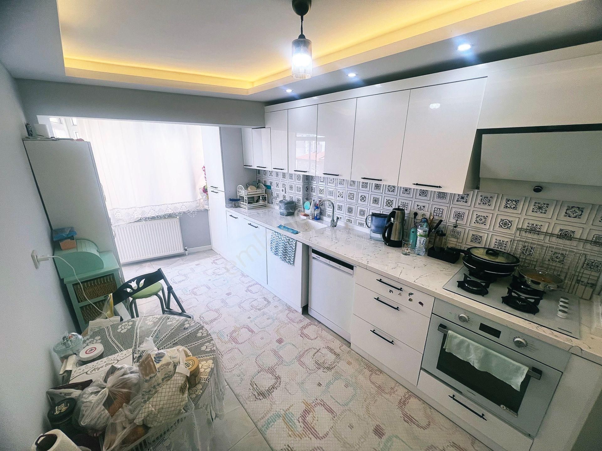 Cihandan Çiğdemtepede Sellim Cadde Yak Satlık Ful Yapılı 3,5+1 - Görsel 5