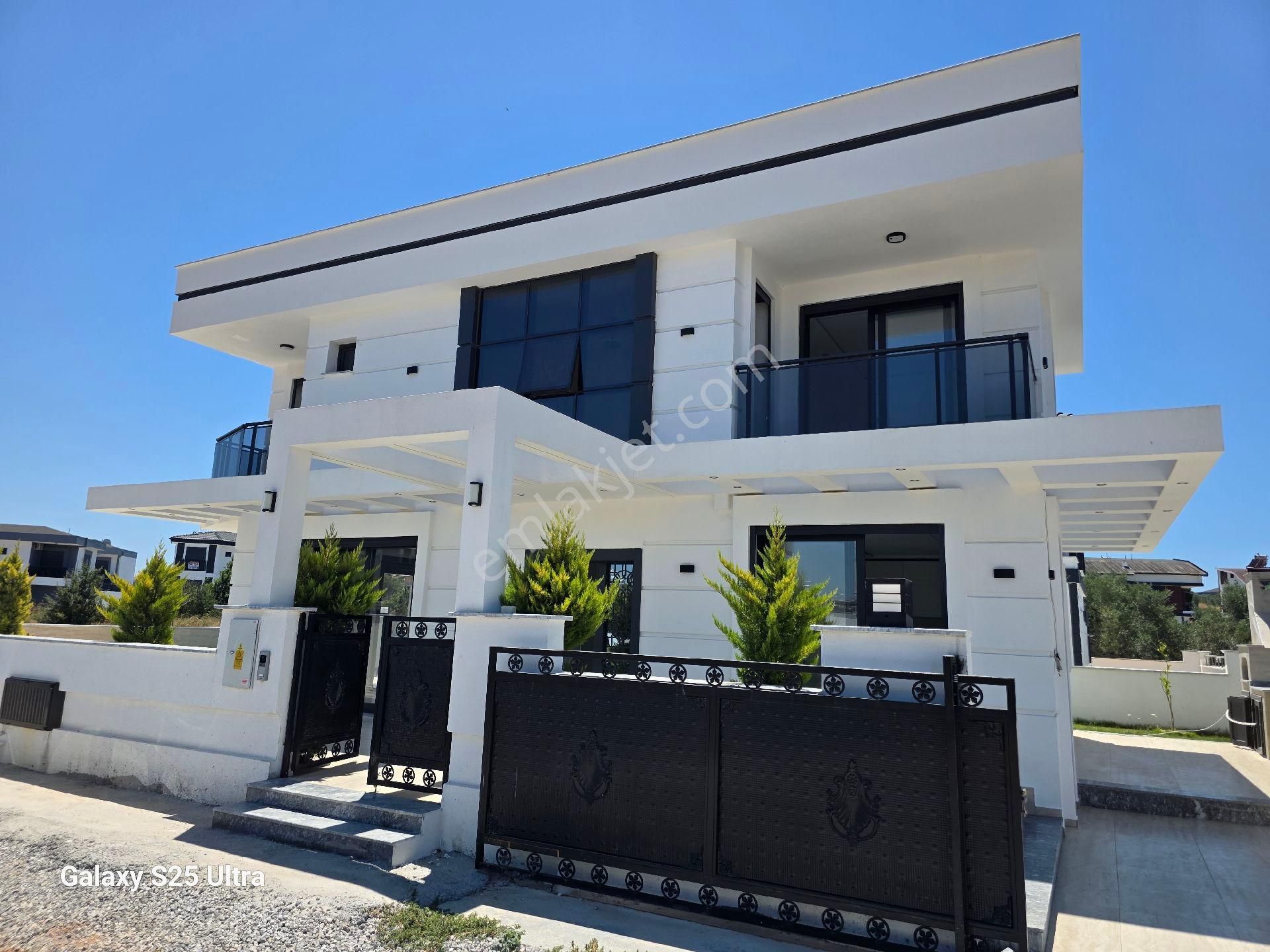 Didim Hisar Mahallesinde Satılık Tam Müstakil Villa