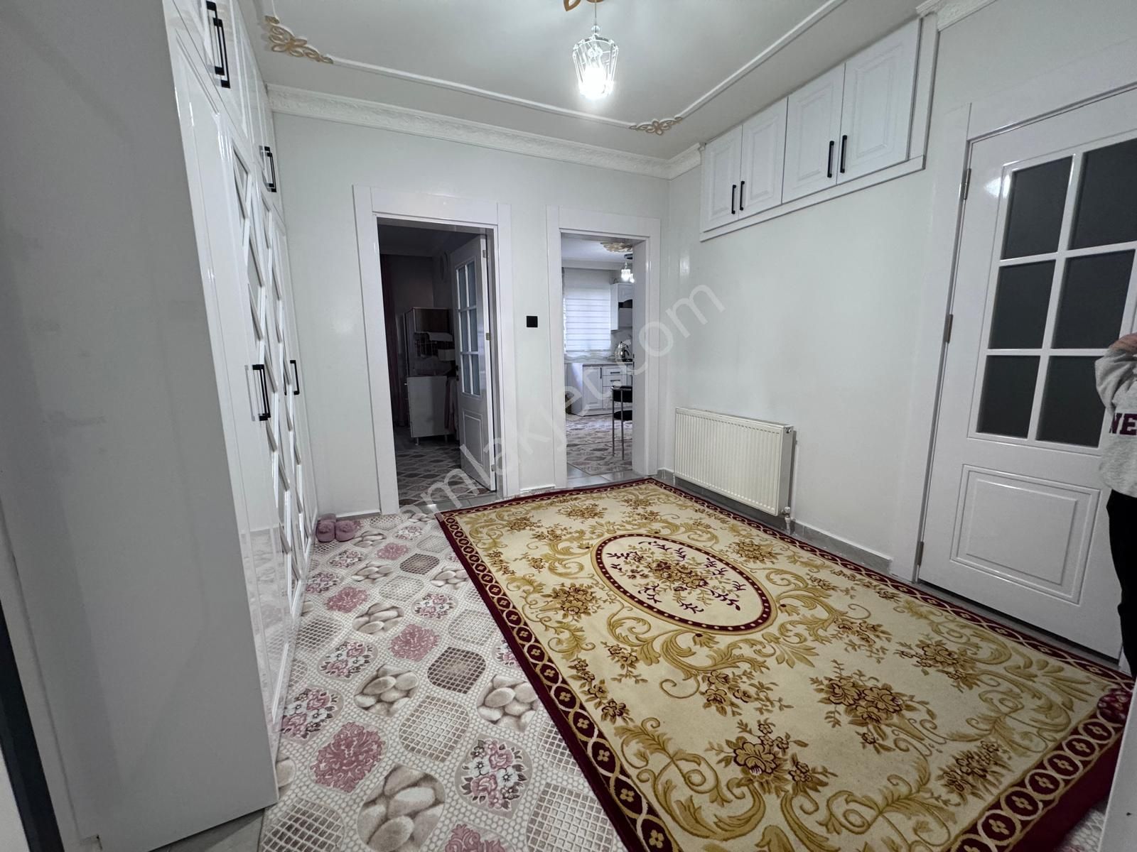 Aşina Gayrimenkul'dan 60. Yıl Mahallesin'de 190 M2 Satılık Mustakil Ev - Görsel 2