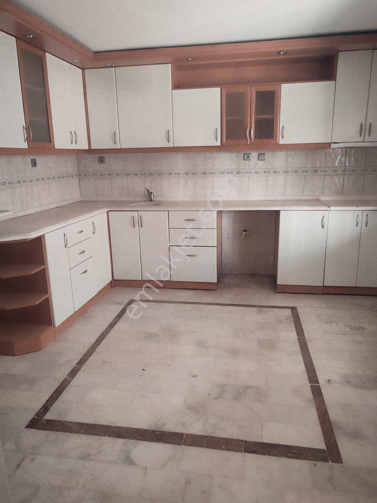 Hatay Pazar Yeri Karşısı 4+1 Dublex Otoparklı Bahçeli Daire