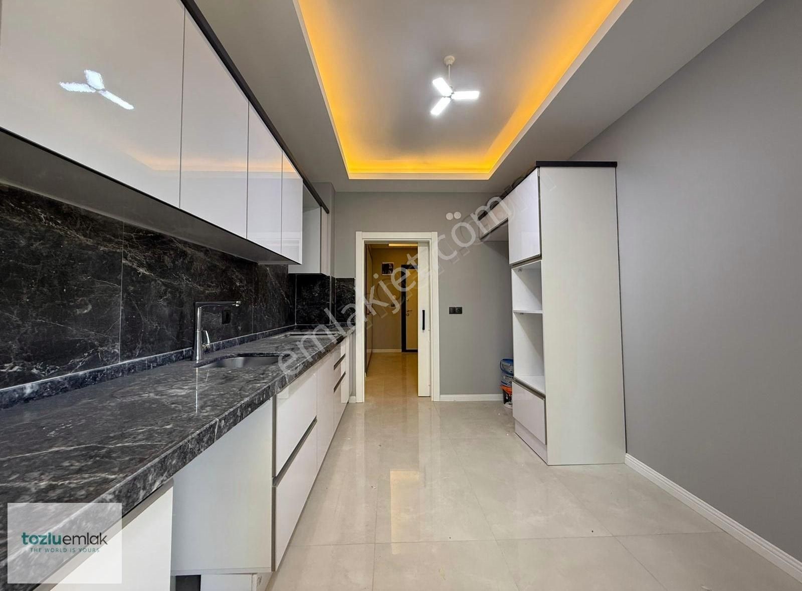 Tozluemlak'tan Cağaloğlu Bulv. Cephe Site İçerisinde Lüks 2+1