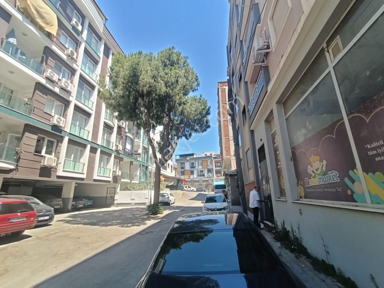 Geniş Cepheli Wc Si Bulunan 45 M Bakımlı Kiralık İşyeri