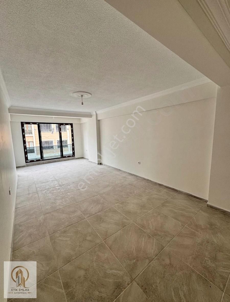 Merkezde Satılık Yatırımlık 1+1 İster Ofis İster Daire Olarak