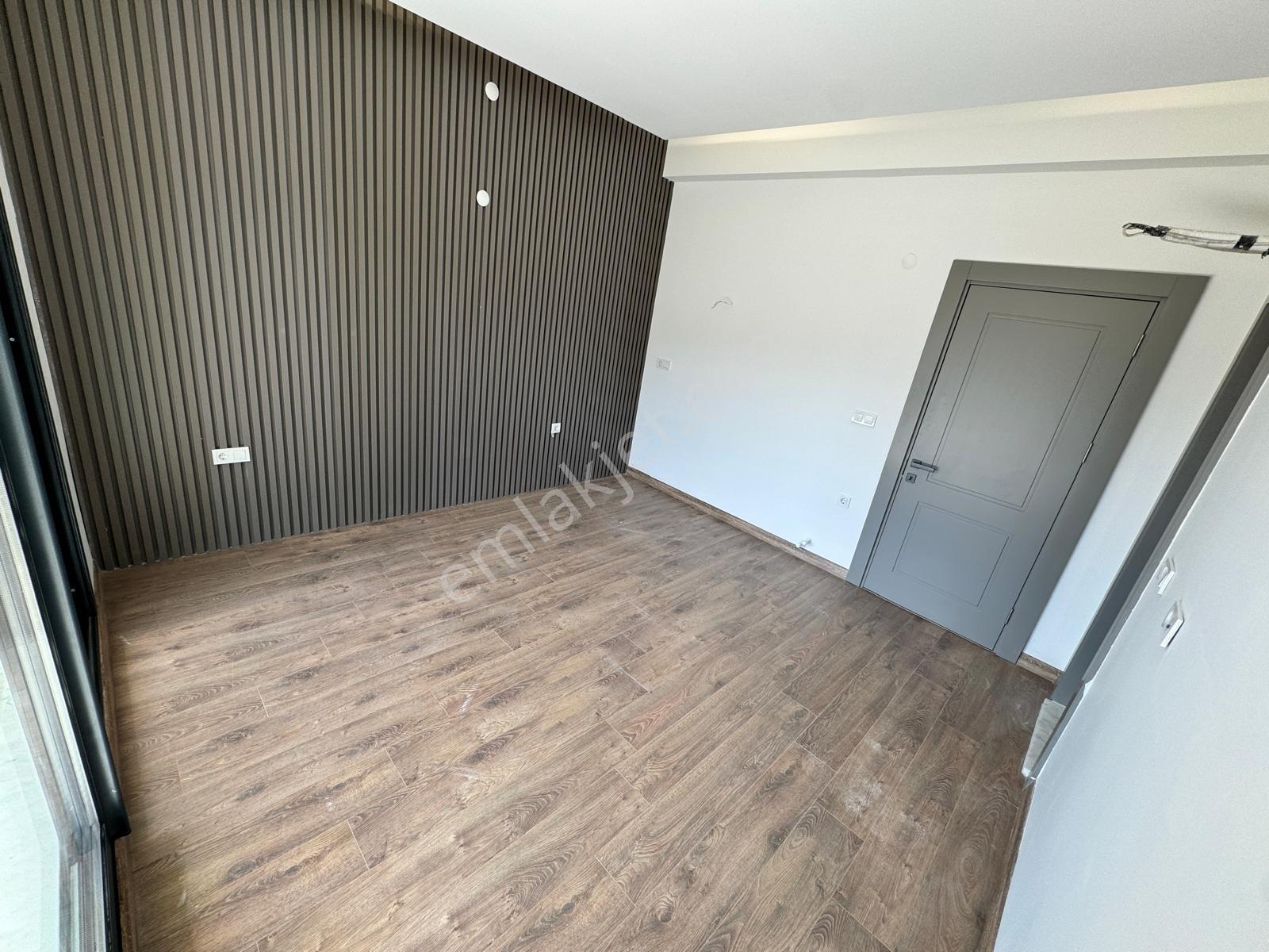 Kuşadası'nda Özel Tasarım Konsept Havuzlu Sitede Satılık Villa - Görsel 20