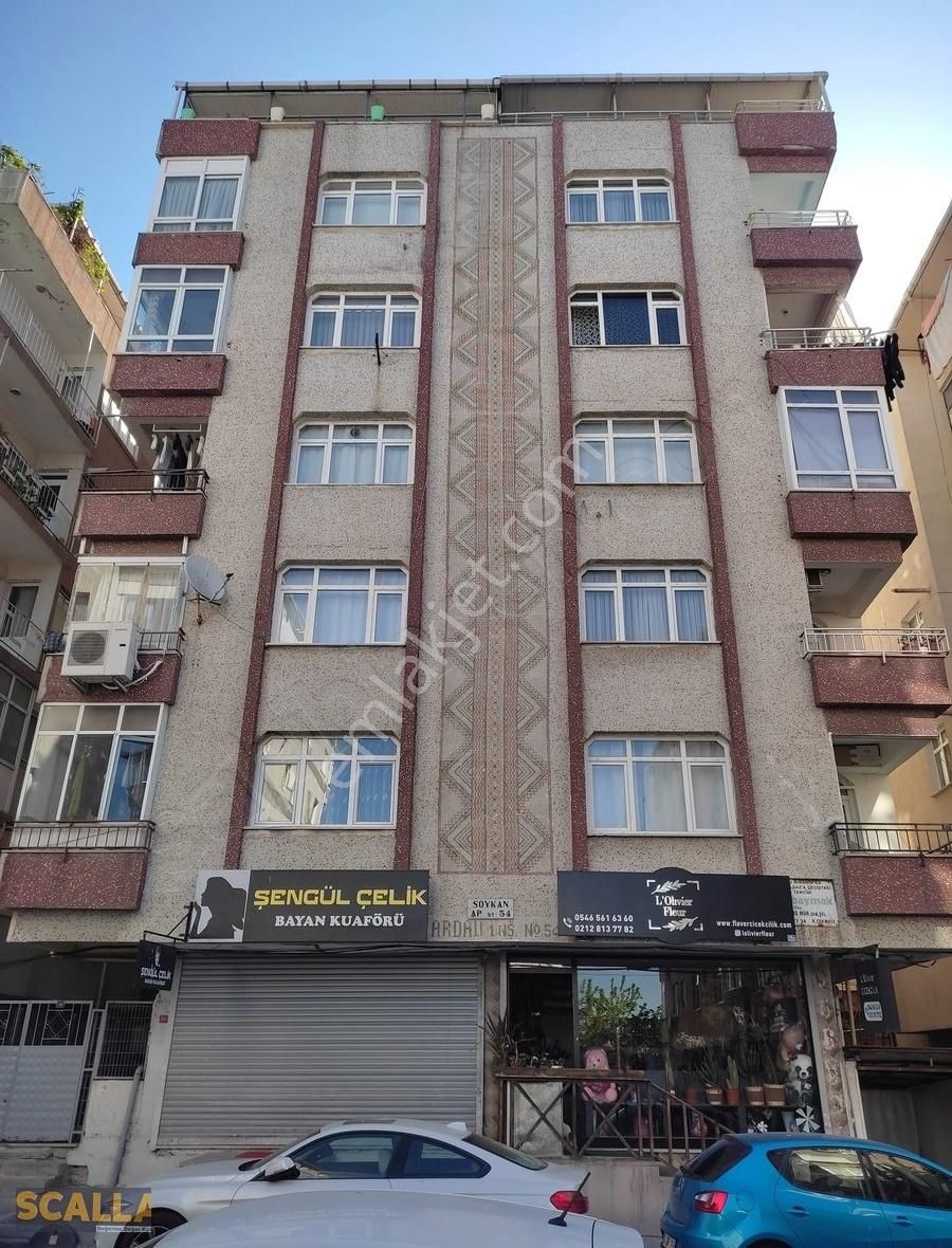 Göl Ve Deniz Manzaralı Panoramik Canlı Görüntüye Sahip Dubleks