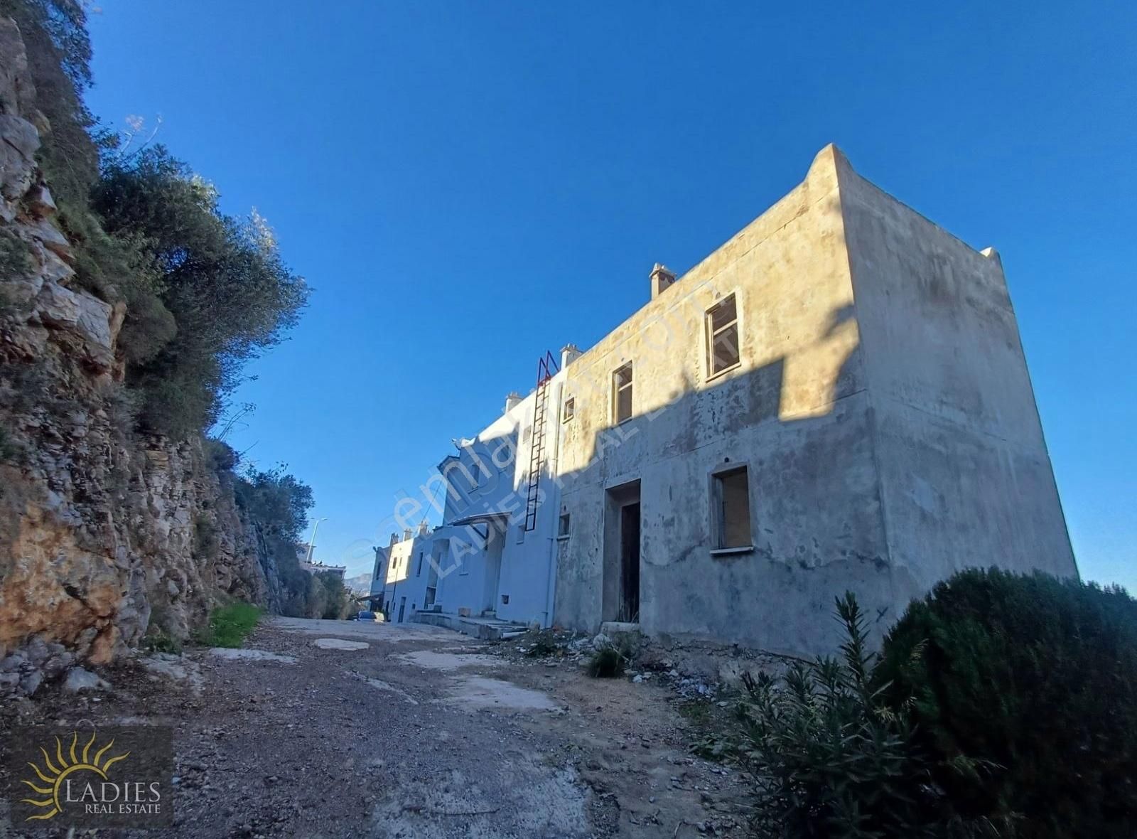 Muğla Dalaman İncebel Tatil Sitesi/ Natamam/ladies Emlak
