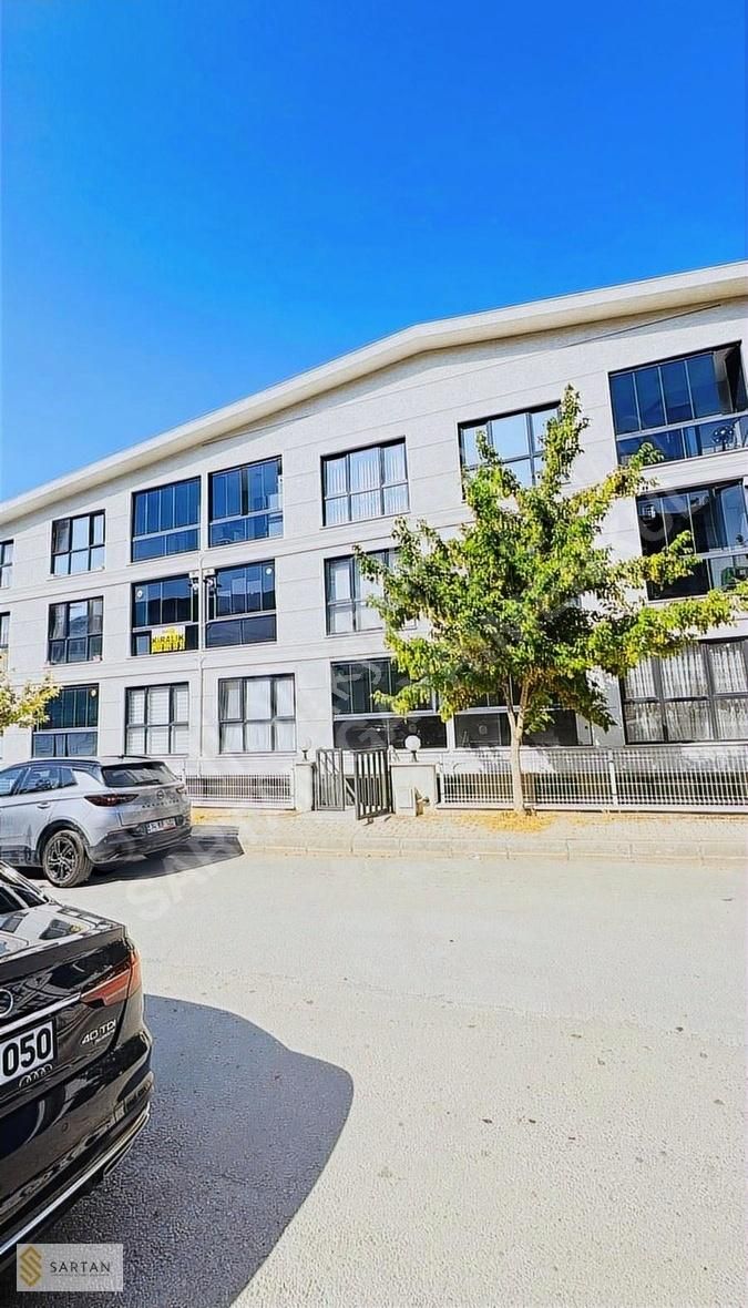 Özlücede Satılık 3+1 Geniş Bahçeli Bahçe Dubleks Daire