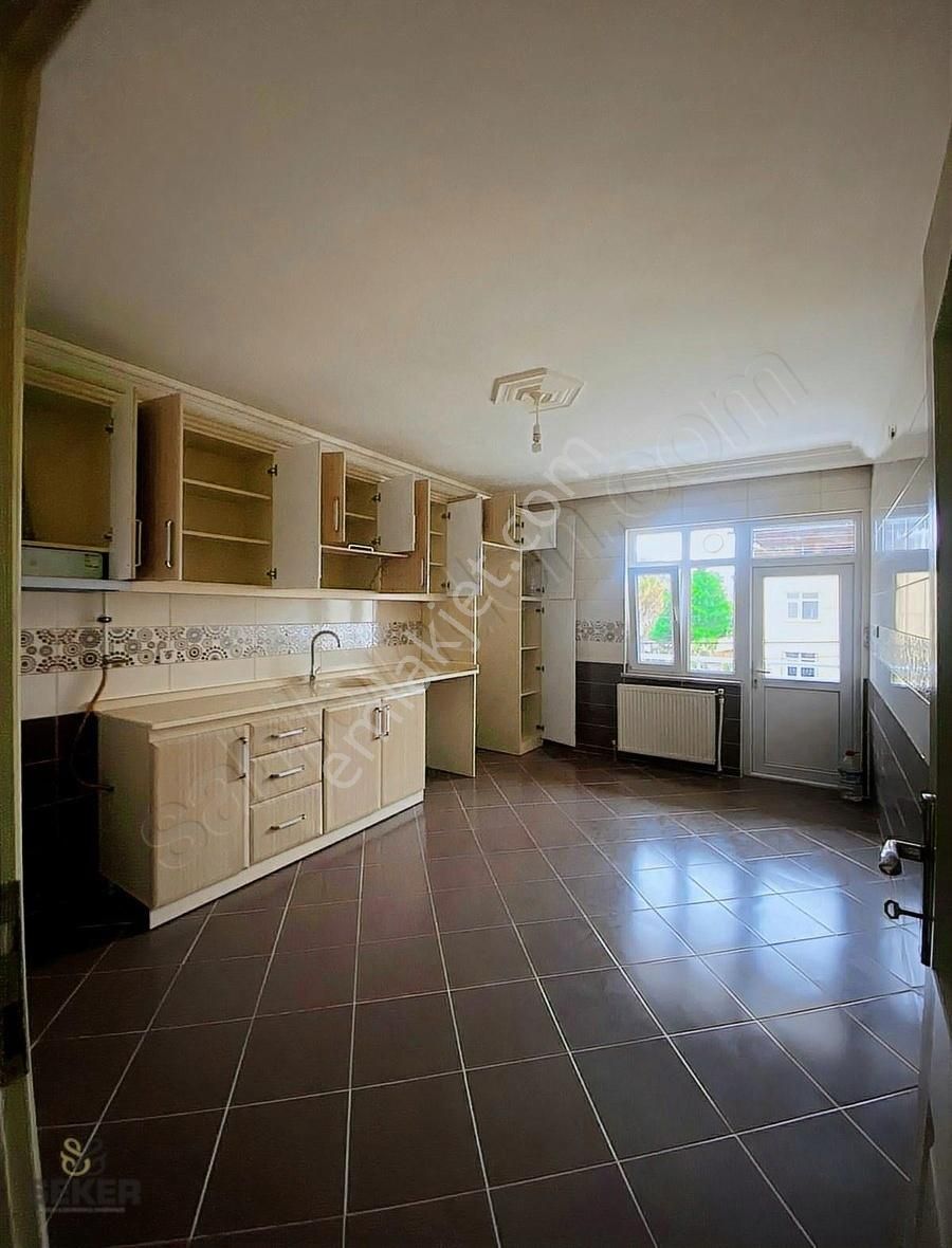 -26- Şeker Emlaktan - 2+1-120m² Kiralık Bakımlı Daire