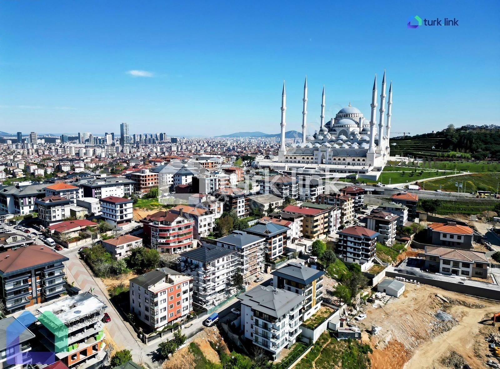 Çamlıca Ferah Mahallesinin Zirvesinde,eşsiz Boğaz Manzaralı 3+1