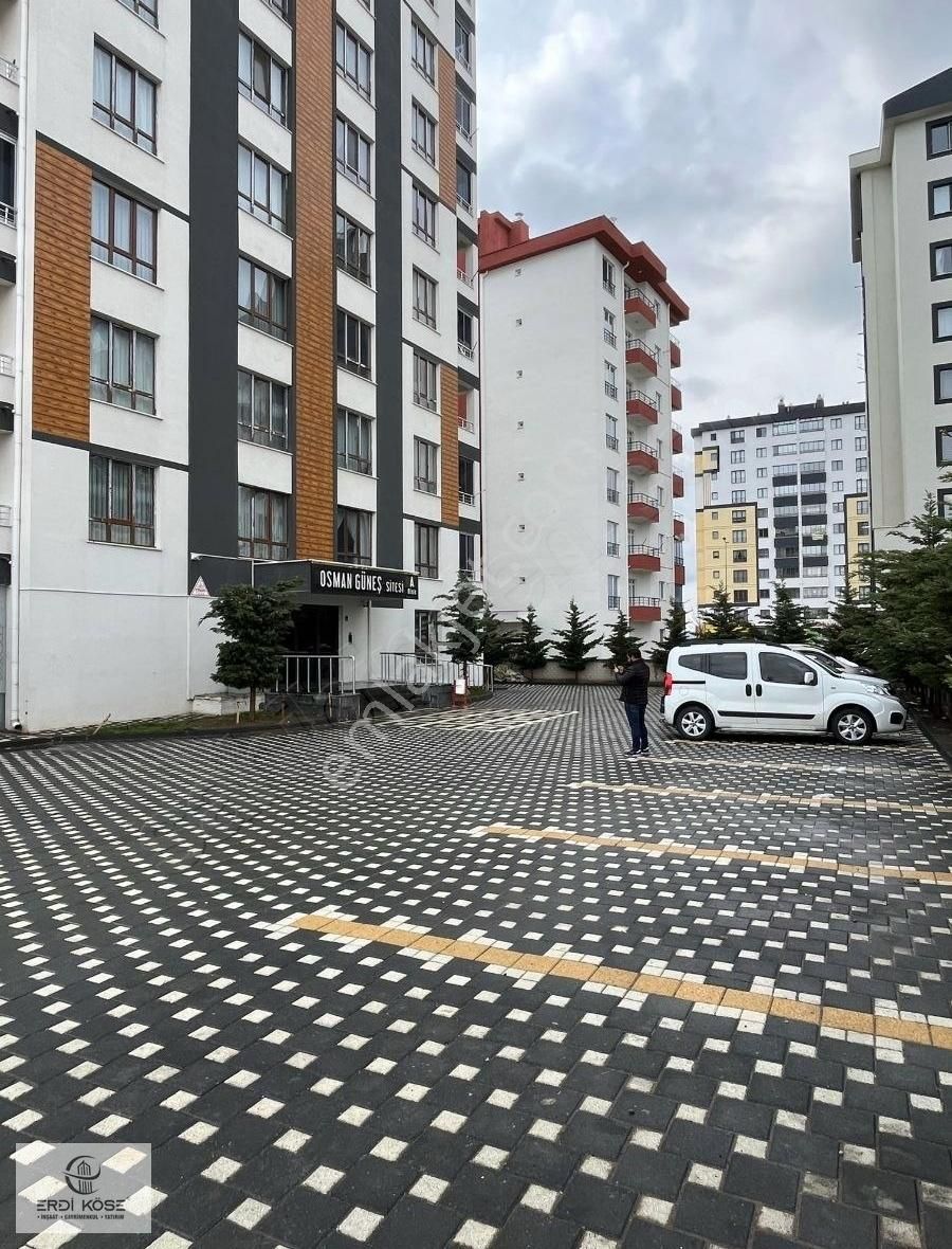 Serkent Bahçelievler Ana Cadde Üzrin'de 3+1 Satılık Daire - Görsel 5