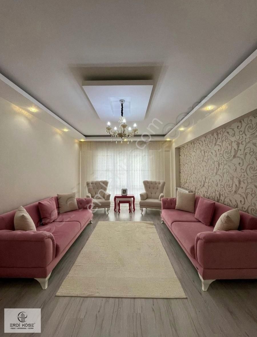 Serkent Bahçelievler Ana Cadde Üzrin'de 3+1 Satılık Daire