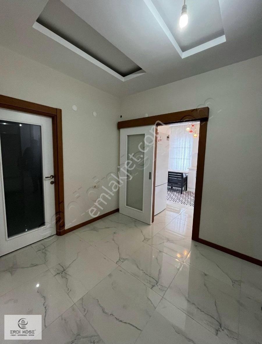 Serkent Bahçelievler Ana Cadde Üzrin'de 3+1 Satılık Daire - Görsel 20